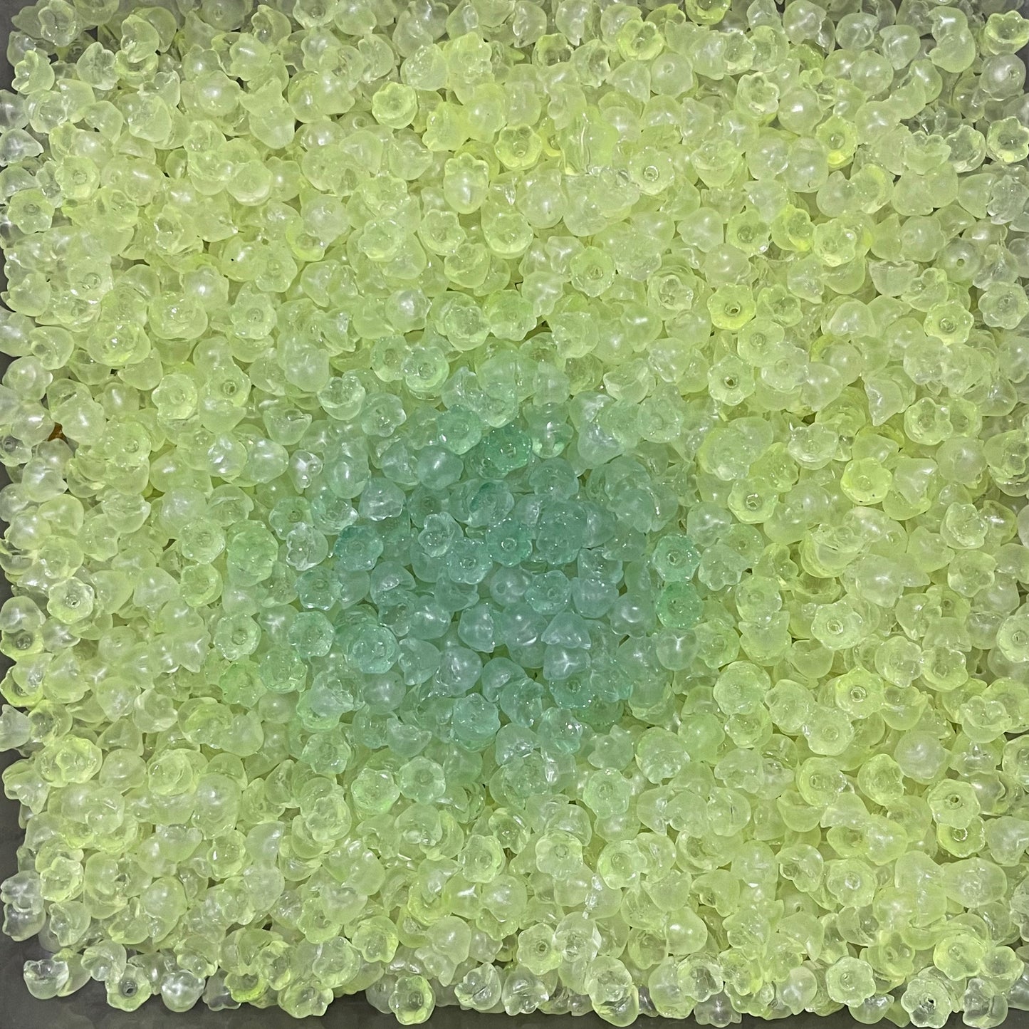 new·「ガラスミニスズラン」4mm*6mm＆UV光変